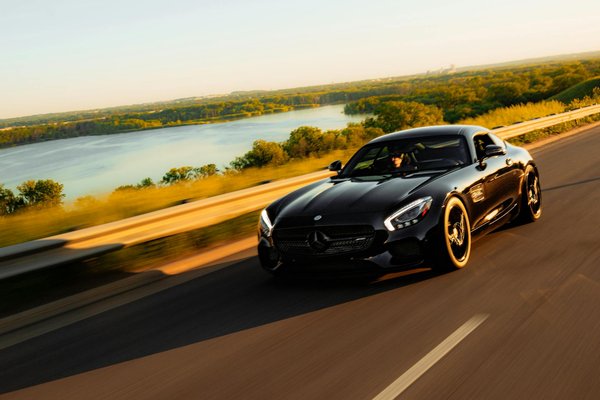 Wie kann man mit Licht das Ambiente im Wohnzimmer verändern?