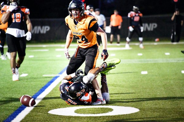 Wie kann man klassische und moderne Stile in der Damenmode kombinieren?